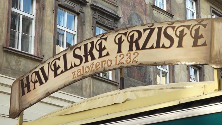 Praha chce zničit desítky živnostníků, tvrdí provozovatel slavného tržiště